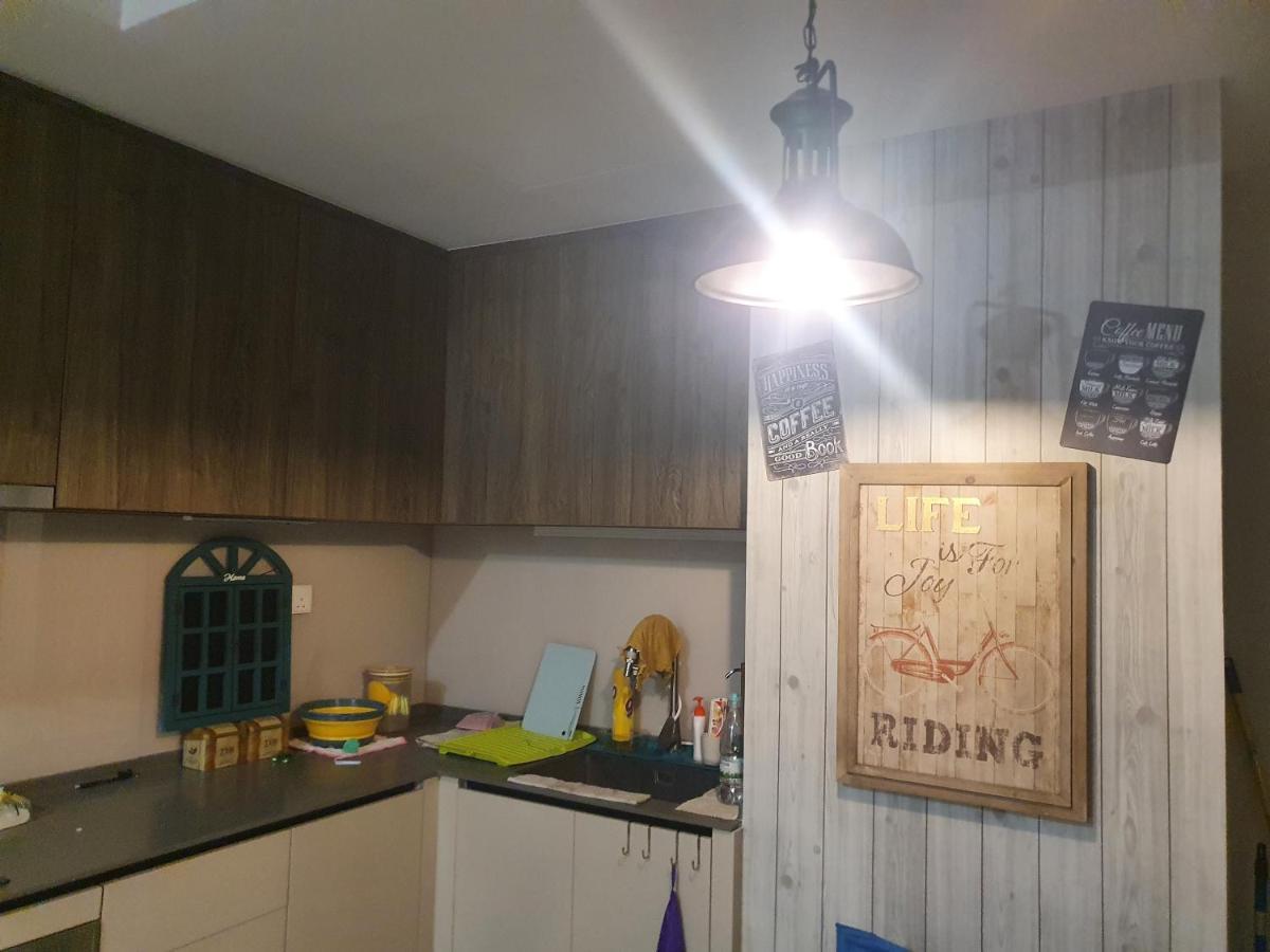 Studio Near Klcc And Lrt With Superb View Kuala Lumpur Exterior photo