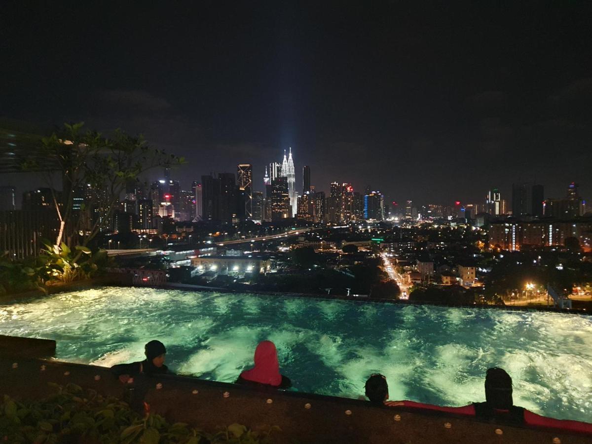 Studio Near Klcc And Lrt With Superb View Kuala Lumpur Exterior photo
